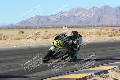 media/Jan-10-2025-CVMA Friday Practice (Fri) [[489e0da257]]/Group 4 and Trackday/Session 2 (Turn 4 Inside)/